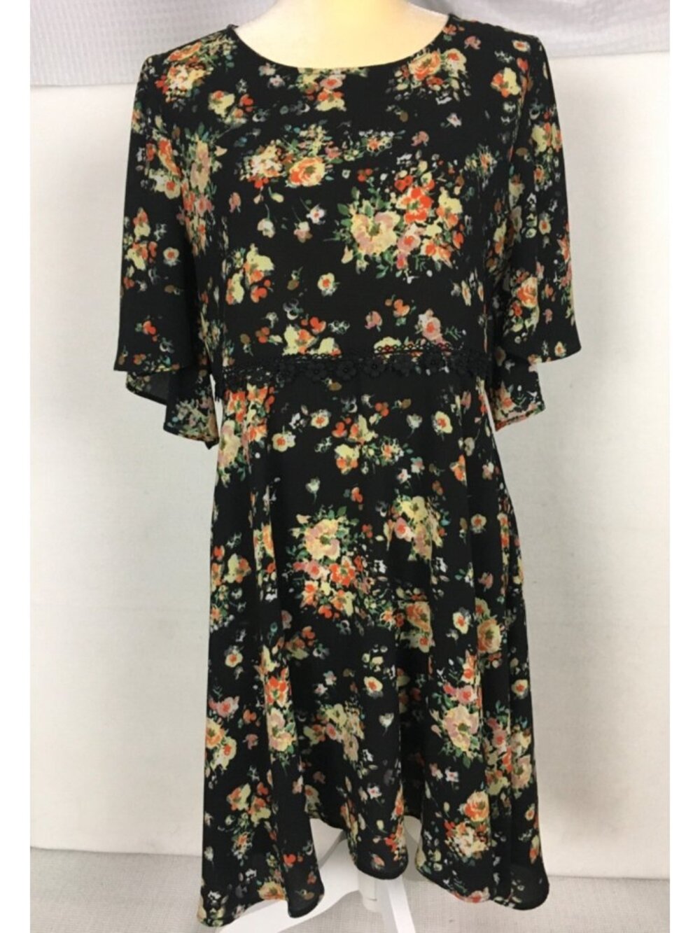 Uncle Frank Dress Size S Black w Red White Pink Flowers Short Sleeves Lace
